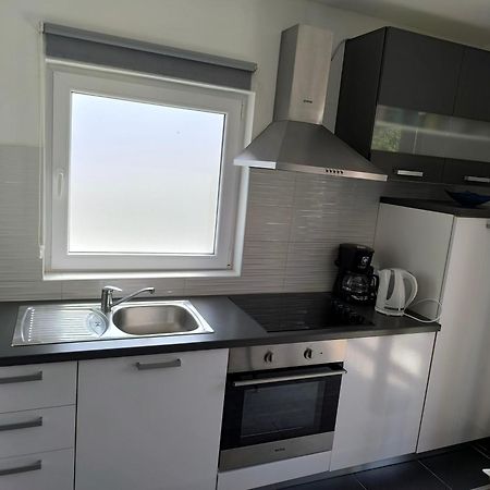 Apartmani Jadranka Vodice Bilik gambar